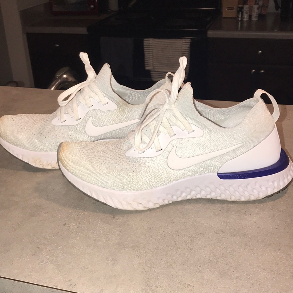 Nike sneakers size 7
